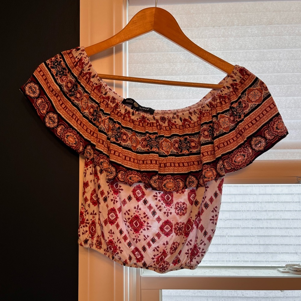 Francesca’s off the shoulder crop blouse size S